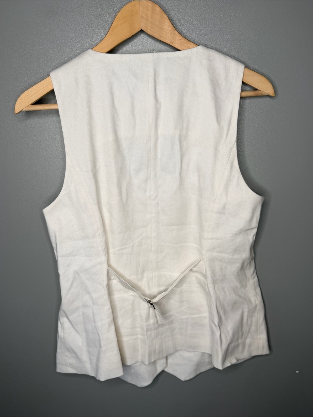 Favorite Daughter The Jones Linen Vest - Picture 5 of 14